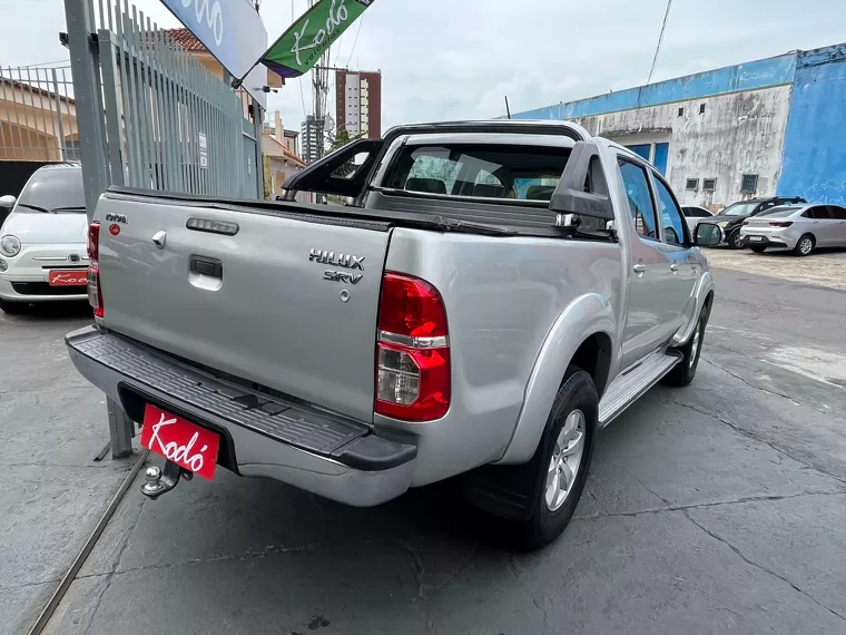 Toyota Hilux Prata 4