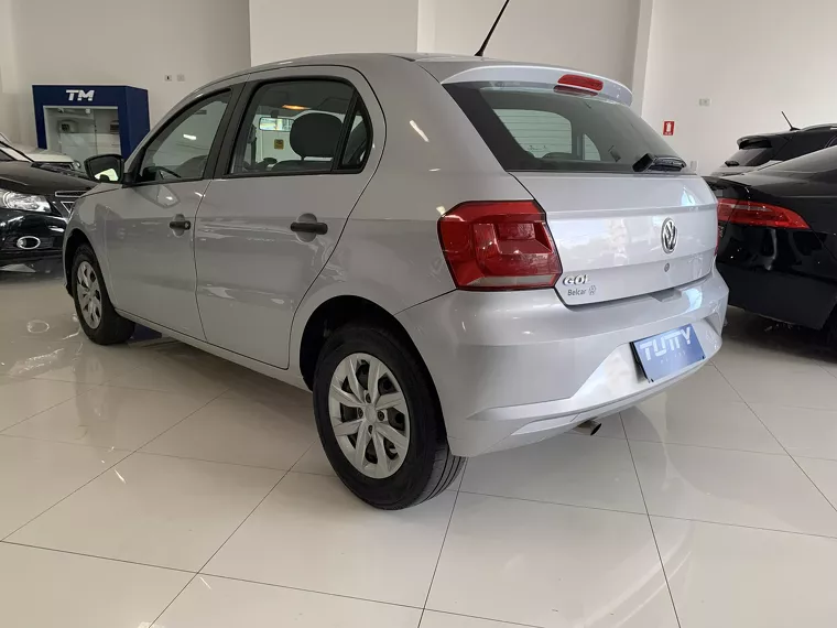 Volkswagen Gol Prata 4