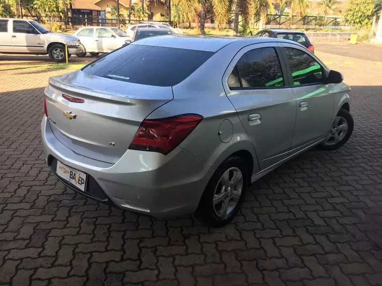 Chevrolet Prisma Prata 3