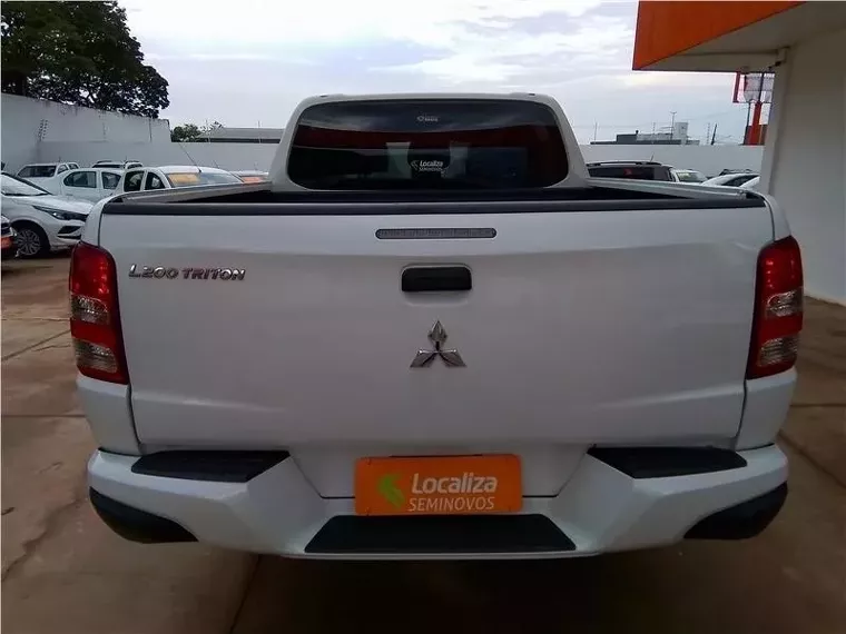 Mitsubishi L200 Triton Branco 2