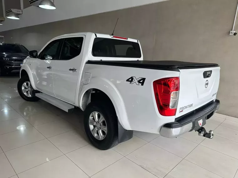 Nissan Frontier Branco 9