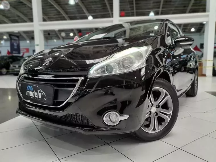 Peugeot 208 Preto 8