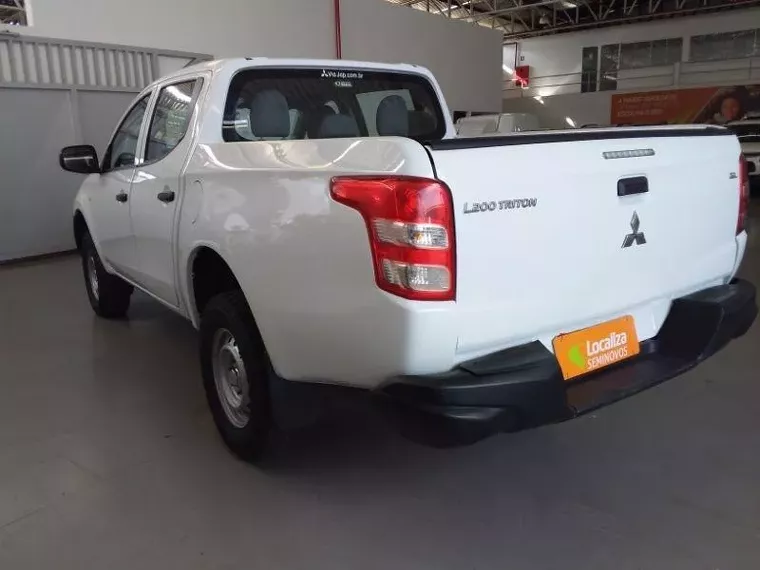 Mitsubishi L200 Triton Branco 9