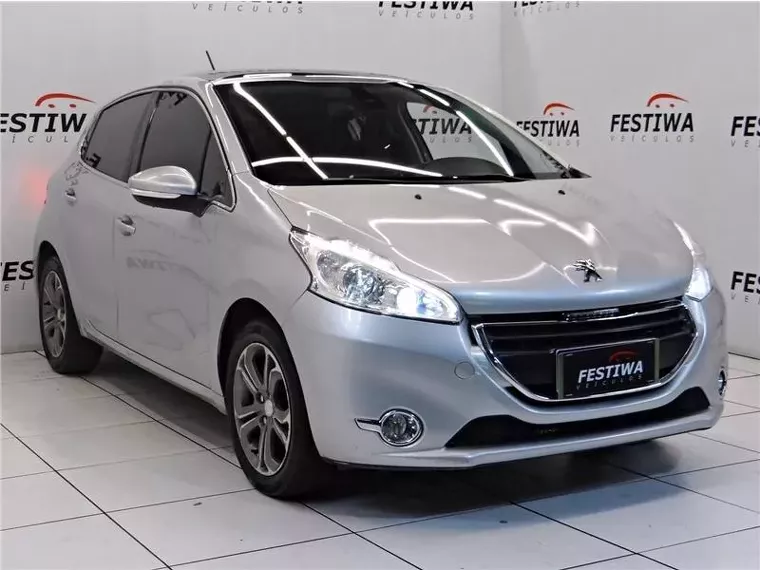 Peugeot 208 Prata 2