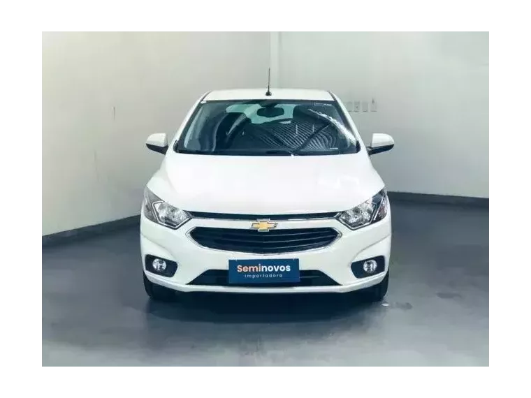 Chevrolet Onix Branco 4