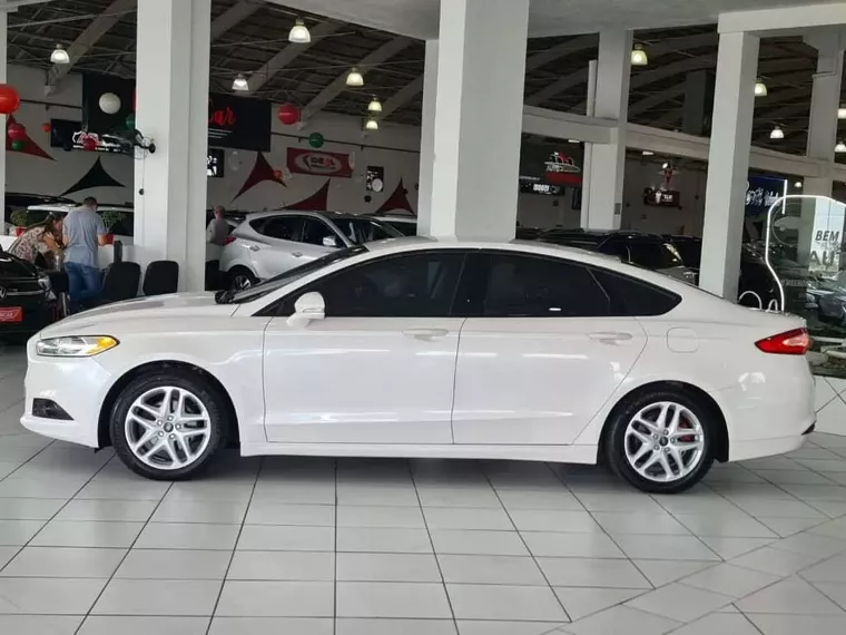 Ford Fusion Branco 4