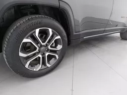 Jeep Commander