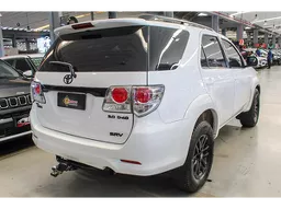 Toyota Hilux SW4