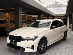 BMW 320i