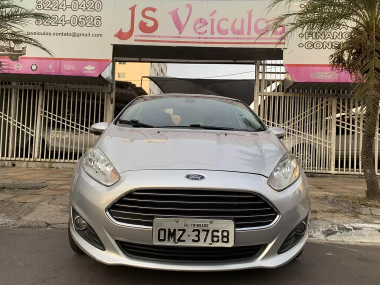 Ford Fiesta Prata 4