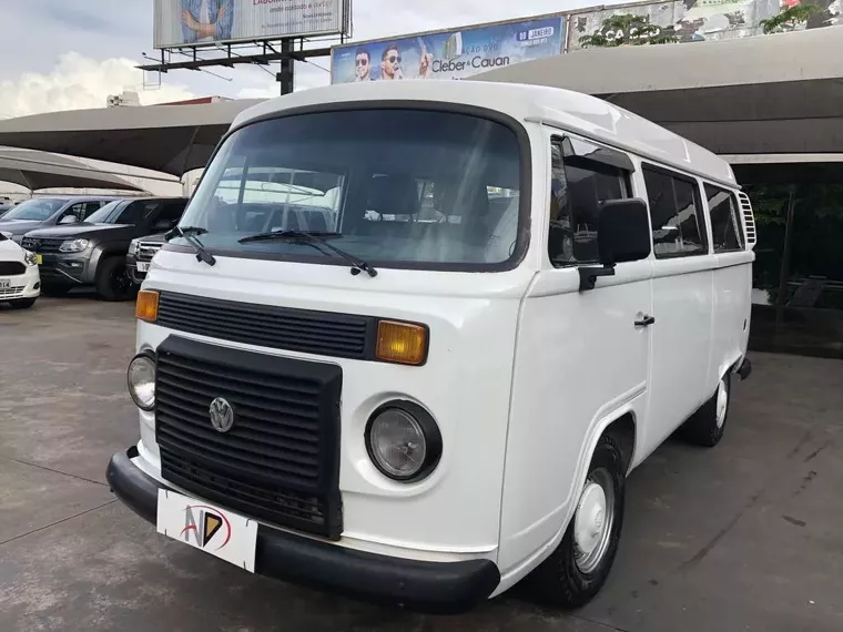 Volkswagen Kombi Branco 1