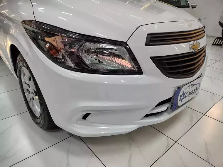 Chevrolet Onix Branco 2