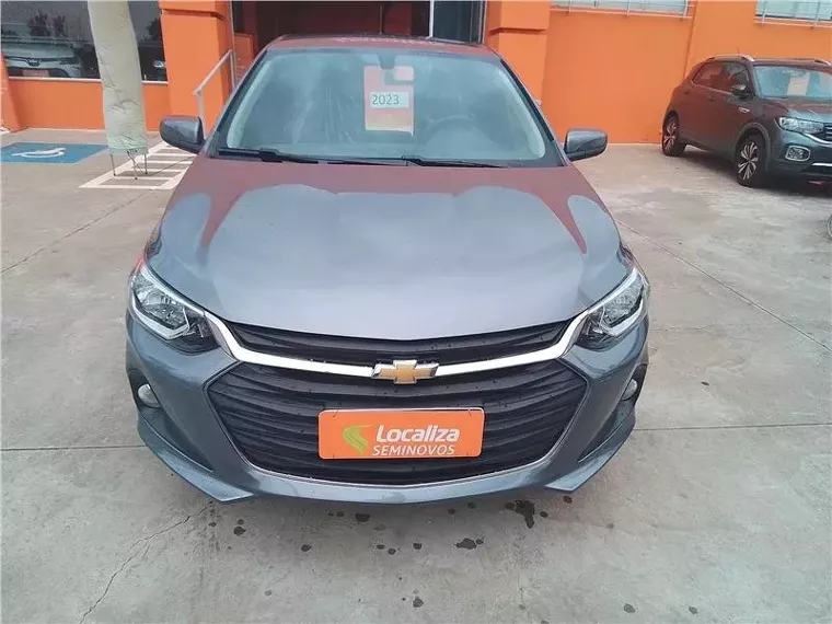 Chevrolet Onix Cinza 1