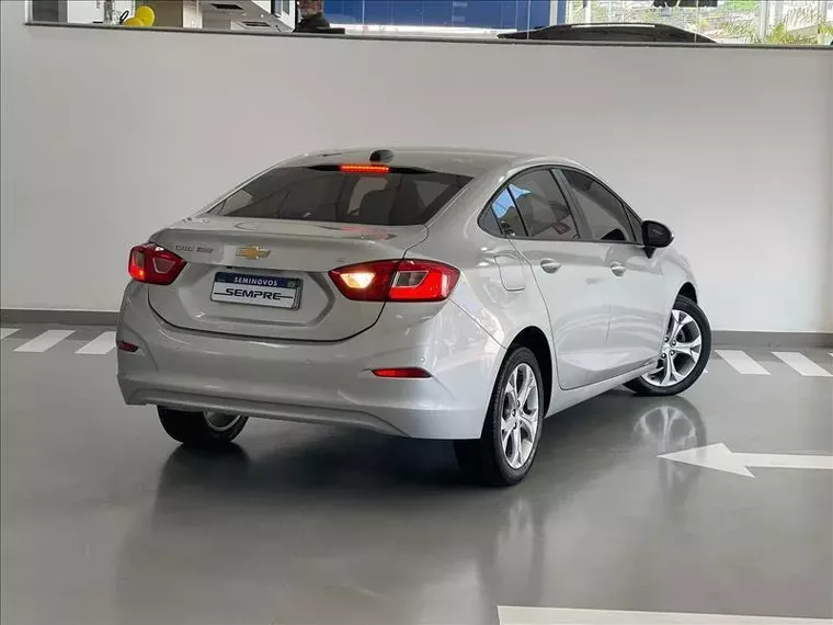 Chevrolet Cruze Prata 2