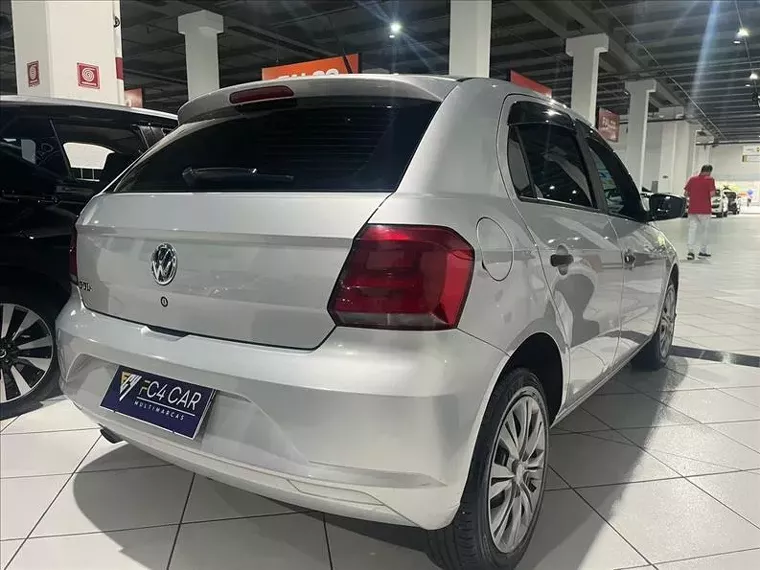 Volkswagen Gol Prata 2