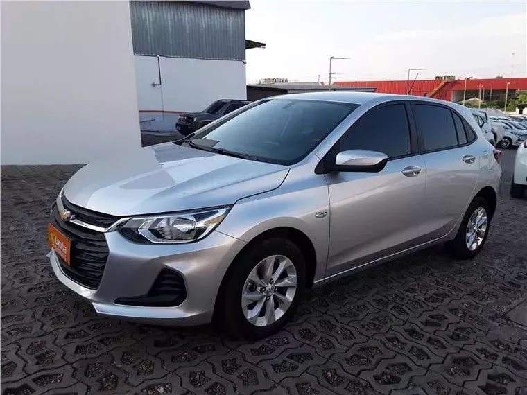 Chevrolet Onix Prata 8