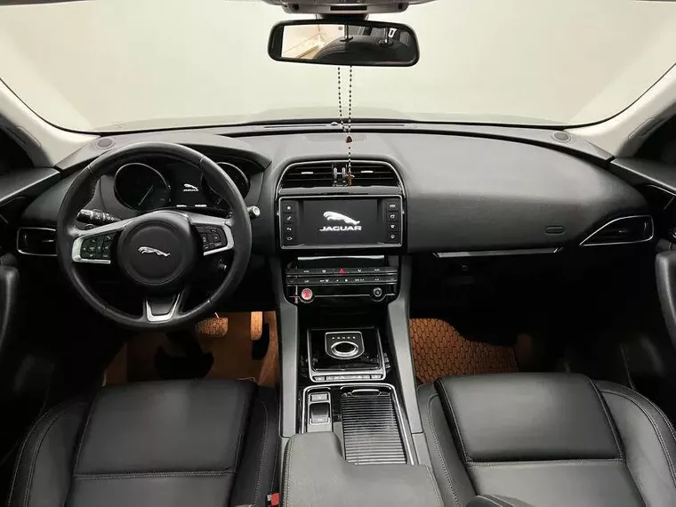 Jaguar F-pace Cinza 4