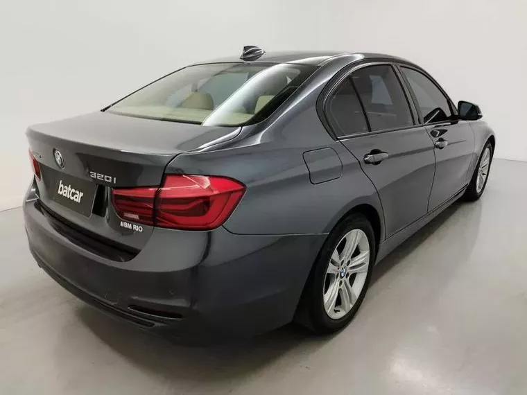 BMW 320i Cinza 9