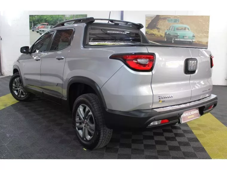 Fiat Toro Prata 18