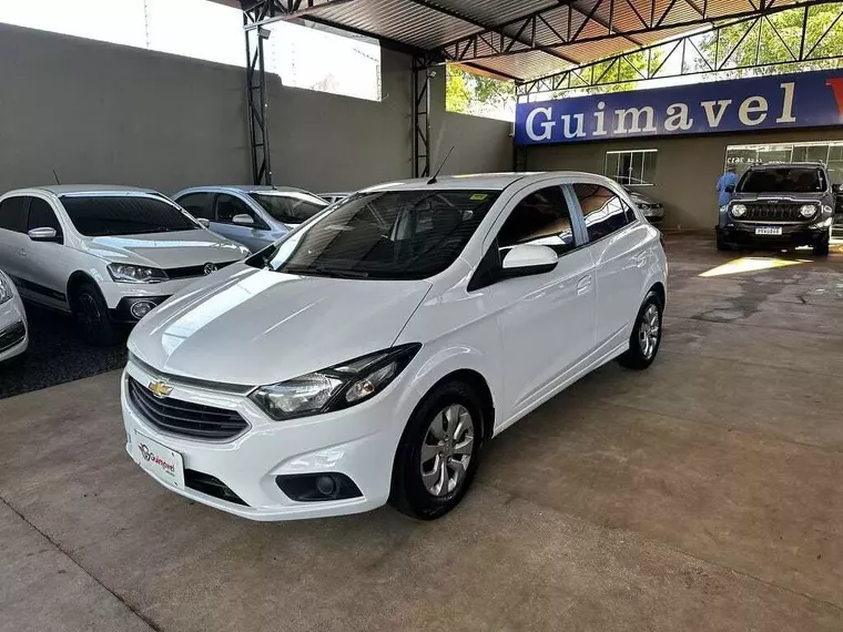 Chevrolet Onix Branco 6