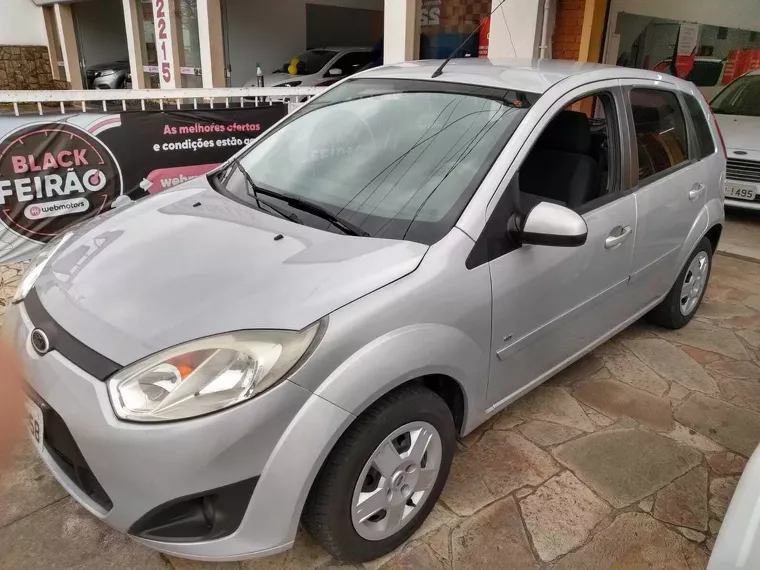 Ford Fiesta Prata 4