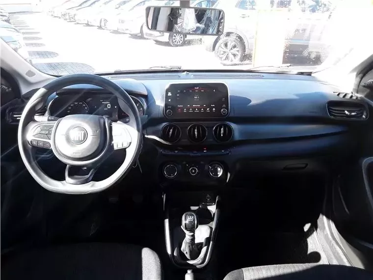 Fiat Cronos Prata 18