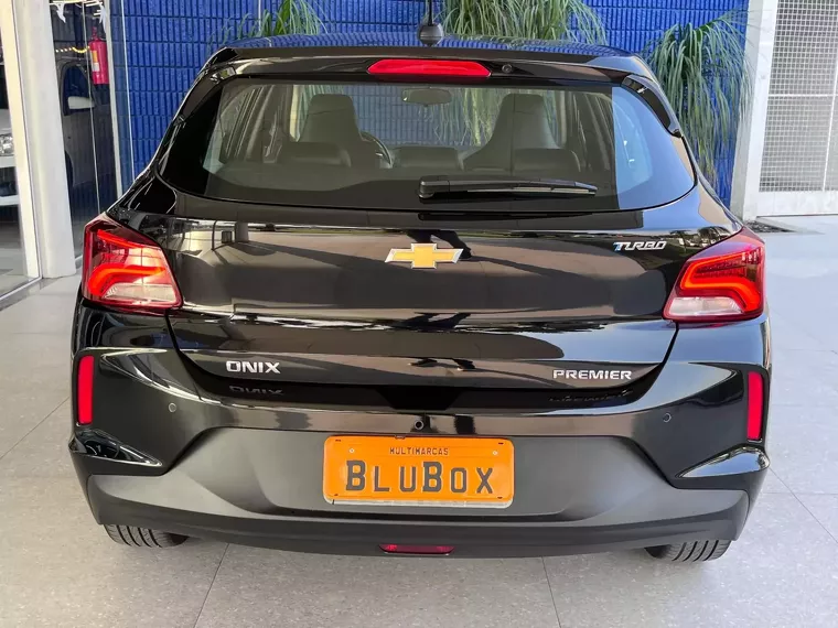 Chevrolet Onix Preto 5