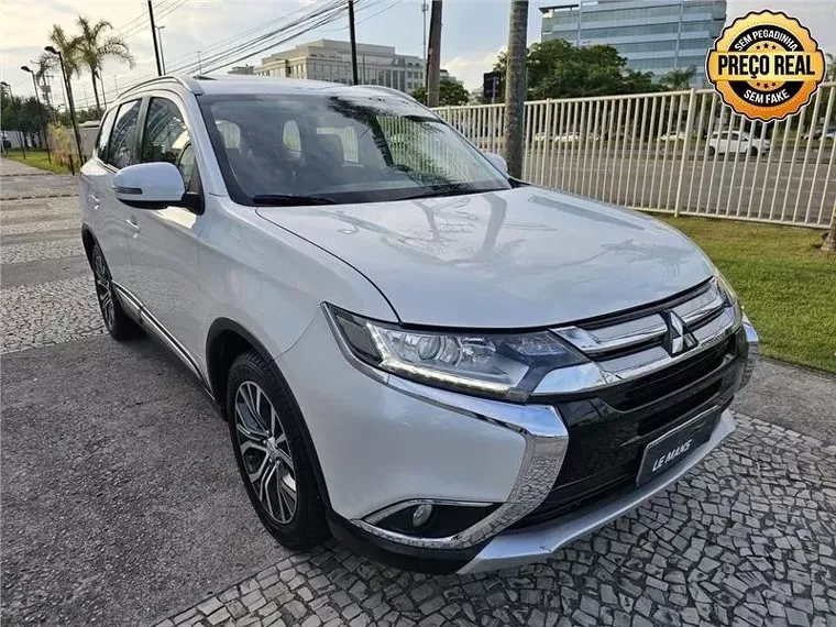 Mitsubishi Outlander Branco 9