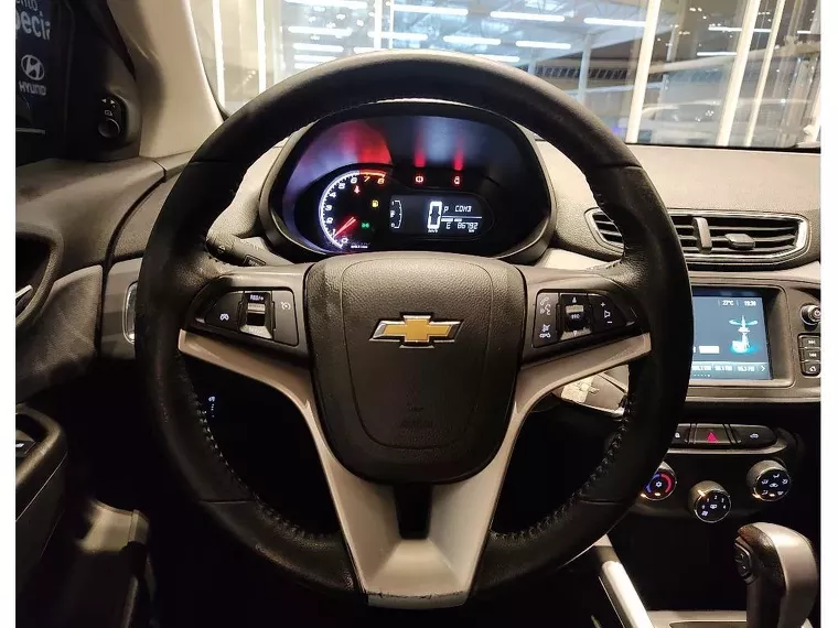 Chevrolet Onix Branco 3