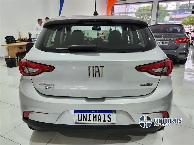 Fiat Argo Prata 15