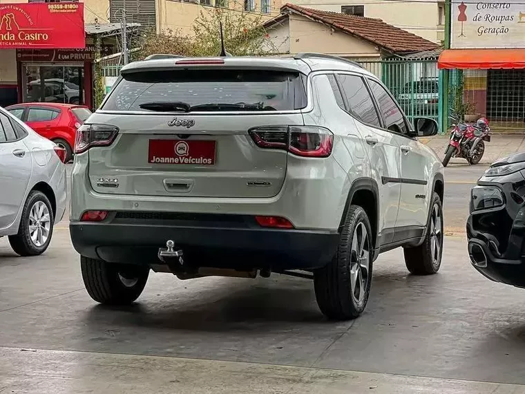 Jeep Compass Branco 12