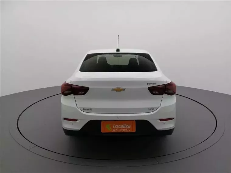 Chevrolet Onix Branco 2