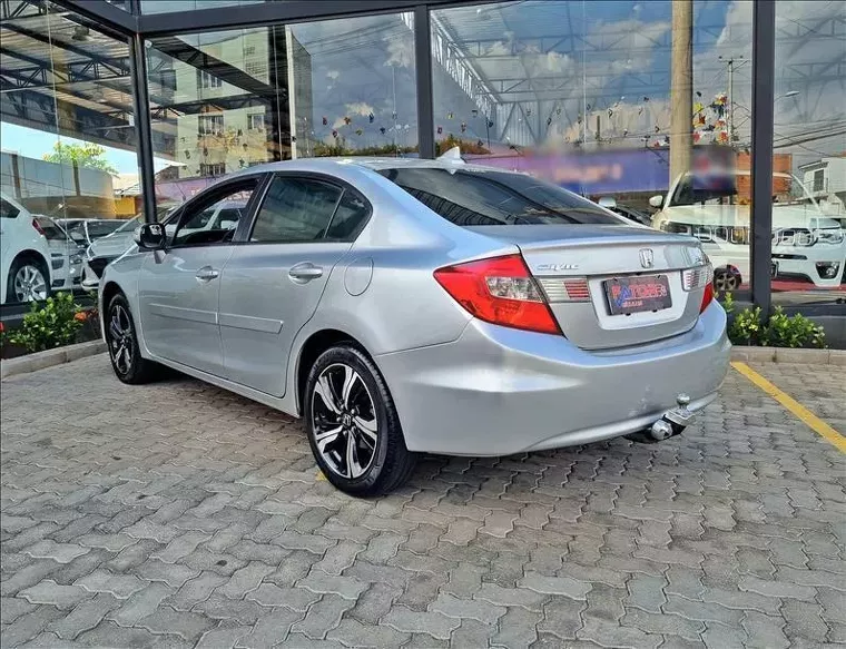 Honda Civic Prata 12