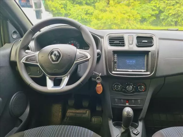 Renault Sandero Cinza 7