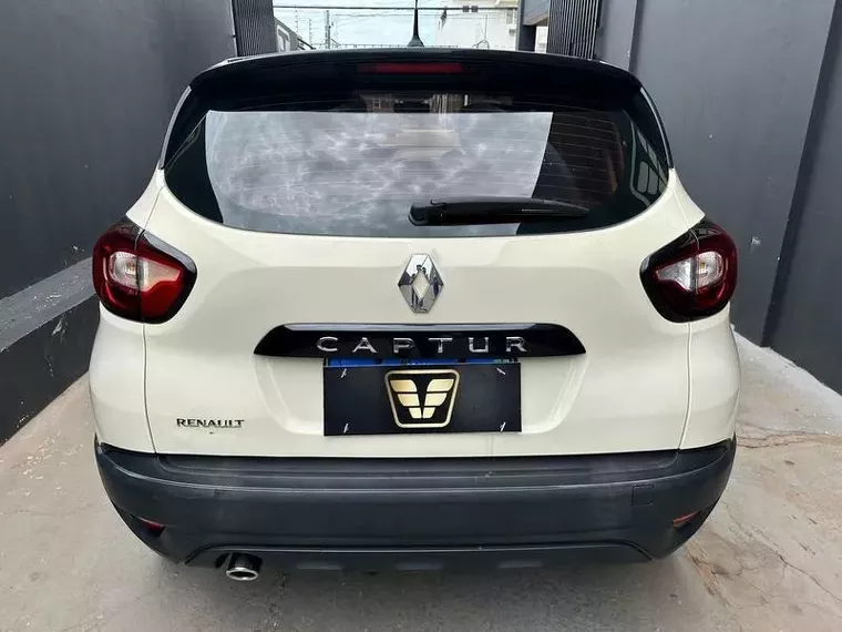 Renault Captur Bege 8