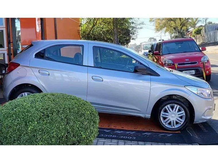 Chevrolet Onix Prata 12