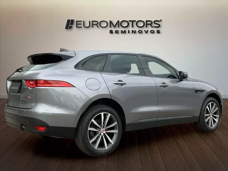 Jaguar F-pace Cinza 10