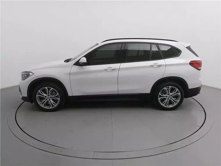 BMW X1 Branco 15