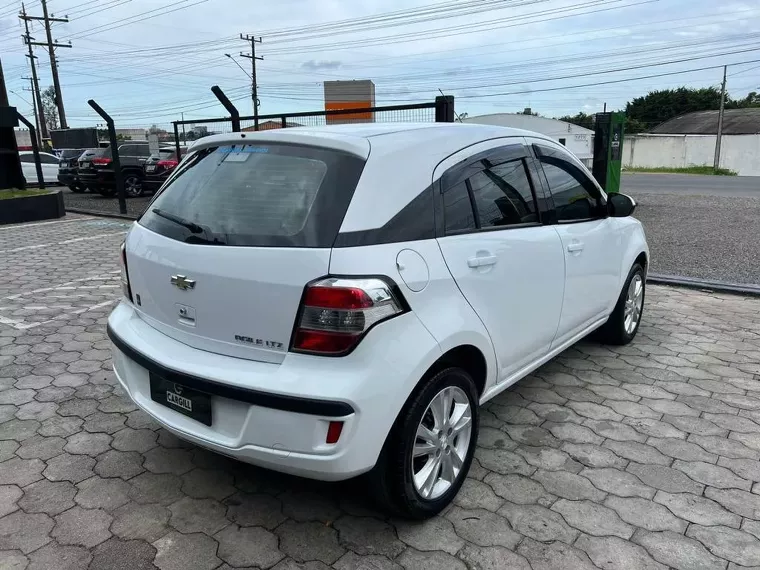 Chevrolet Agile Branco 5