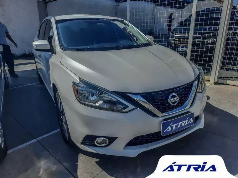 Nissan Sentra Branco 3