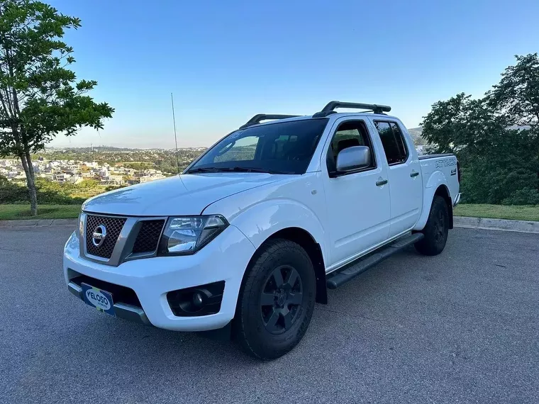 Nissan Frontier Branco 3