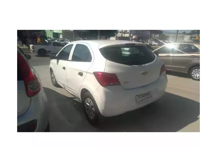 Chevrolet Onix Branco 8