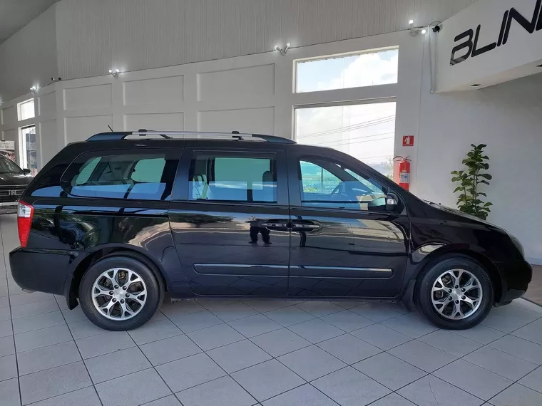 KIA Carnival Preto 15