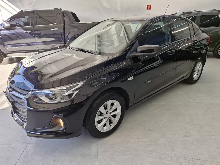 Chevrolet Onix Preto 11