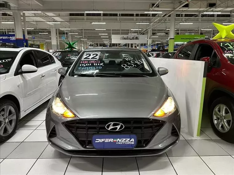 Hyundai HB20S Prata 1