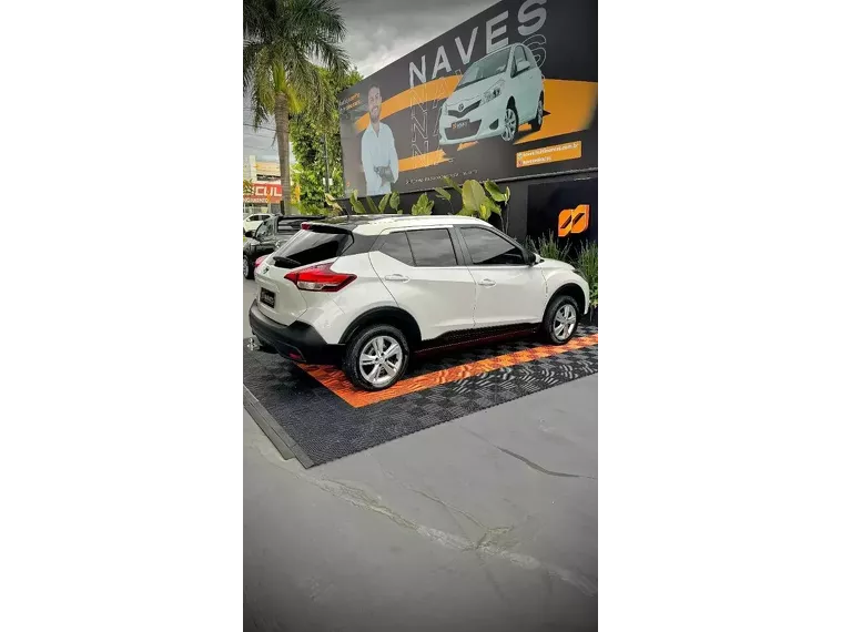 Nissan Kicks Branco 8