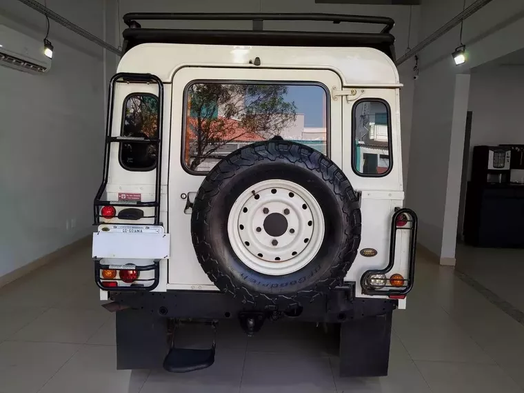 Land Rover Defender Branco 1