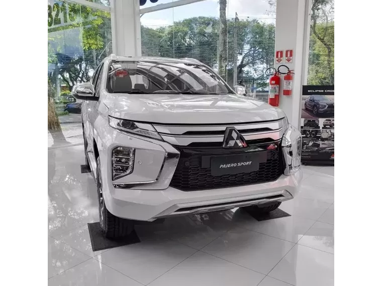 Mitsubishi Pajero Sport Branco 9