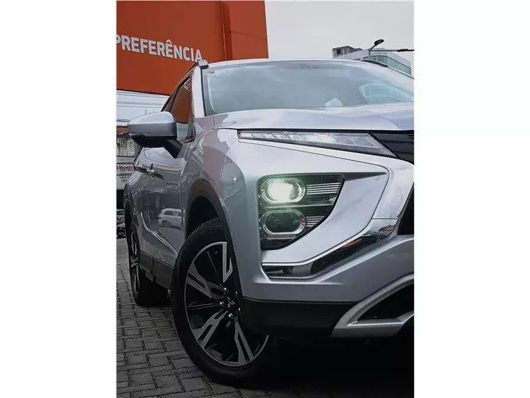 Mitsubishi Eclipse Cross Prata 9