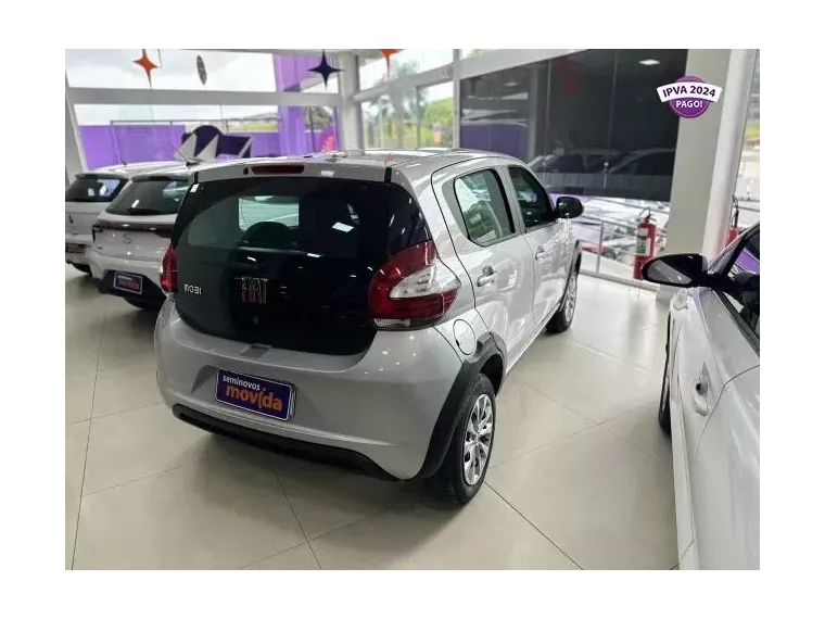 Fiat Mobi Prata 5